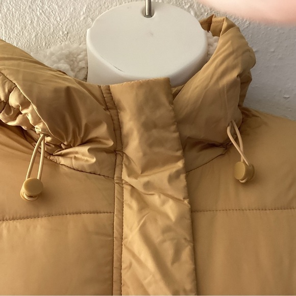 EUC Arizona Quilted Puffer Jacket with Hood Fleece Lining Yellow Size L - Picture 5 of 6